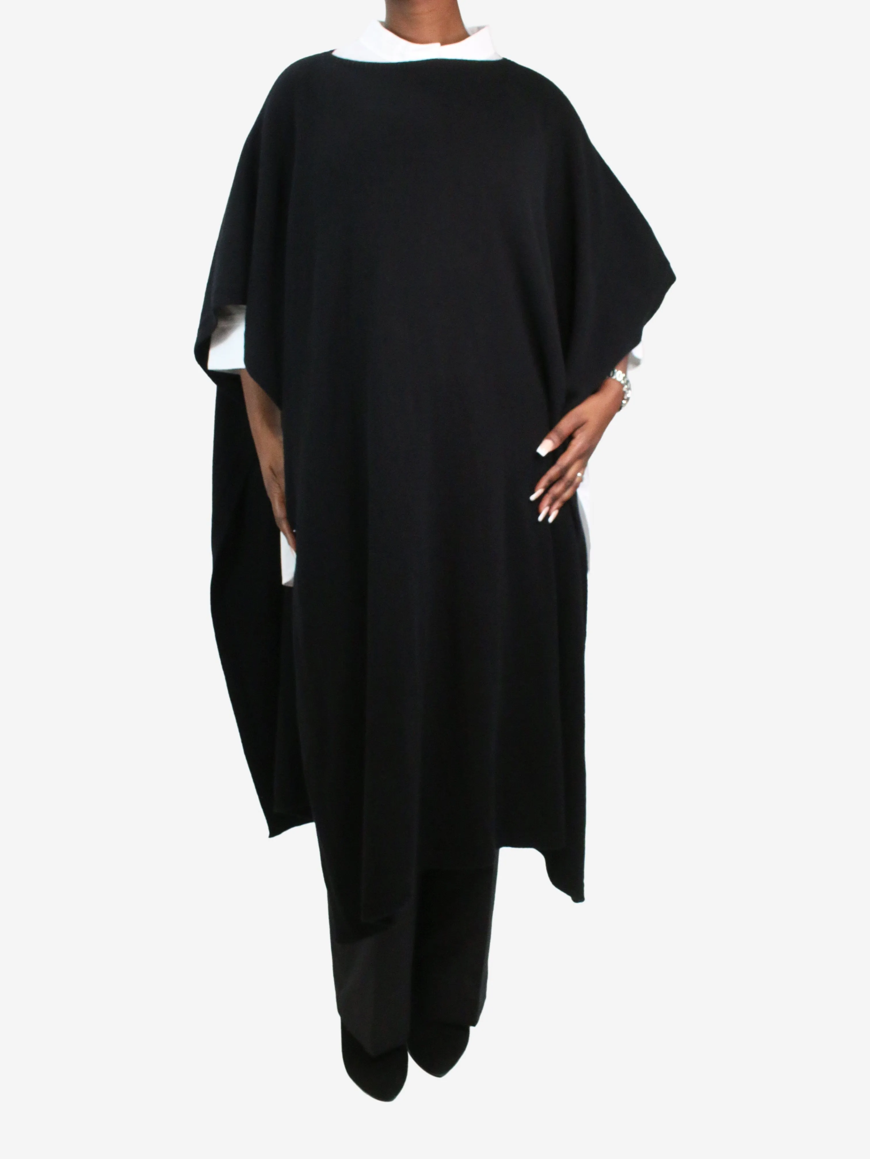 Black knit cape - One Size